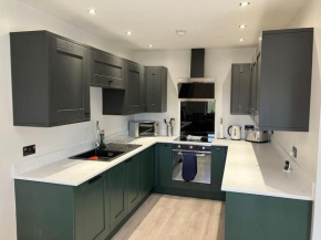 Newly renovated, modern bungalow - quiet location
